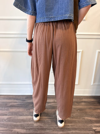 The Hartley Barrel-Leg Pants – Mocha