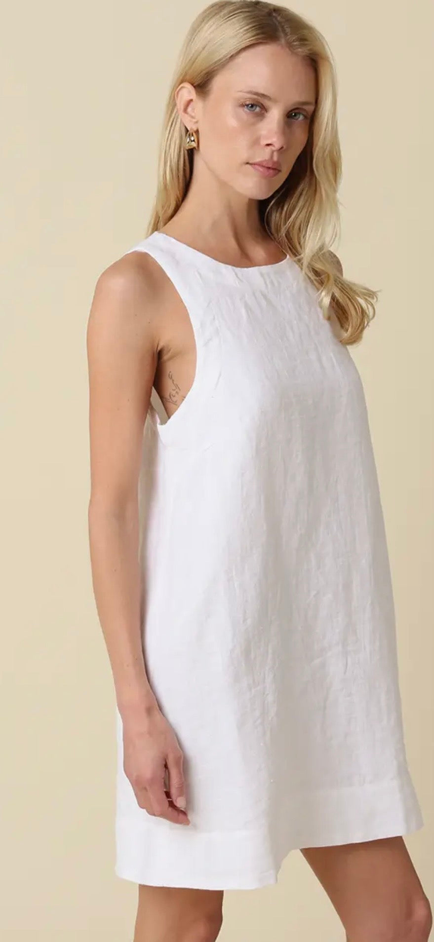 White Sands Linen Dress | Olivaceous Simply Chic by Fetiche Boutique White Sands Linen Dress | Olivaceous Simply Chic by Fetiche Boutique