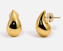 Elia Gold Raindrop Earring