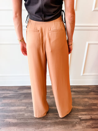 The Ellis Tailored Trouser in Toffee Tan