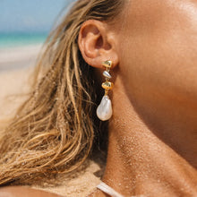 River Two Tone Pearl Earring by Sahira