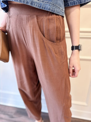 The Hartley Barrel-Leg Pants – Mocha
