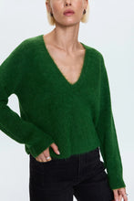 Kit V-neck Sweater Wintergreen by Pistola