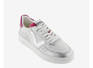 Seul Metal Plata Sneaker by Victoria